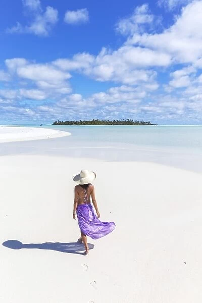 Beautiful woman on tropical beach Honeymoon Island, Aitutaki, Cook Islands (MR)