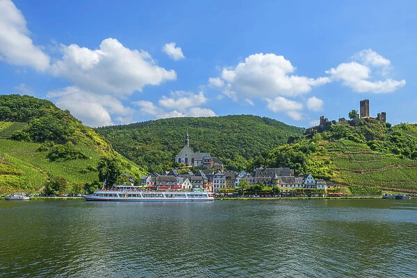 Beilstein with river Mosel and ruins of the Metternich castle, Rhineland-Palatinate