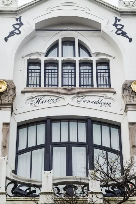Framed Print : Belgium, Antwerp, Zurenborg, art-nouveau architecture, detail Framed Print : Belgium, Antwerp, Zurenborg, art-nouveau architecture, detail