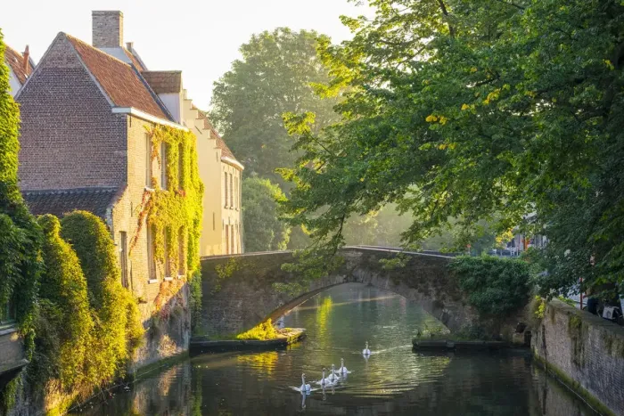 Framed Print : Belgium, West Flanders (Vlaanderen), Bruges (Brugge) Framed Print : Belgium, West Flanders (Vlaanderen), Bruges (Brugge)