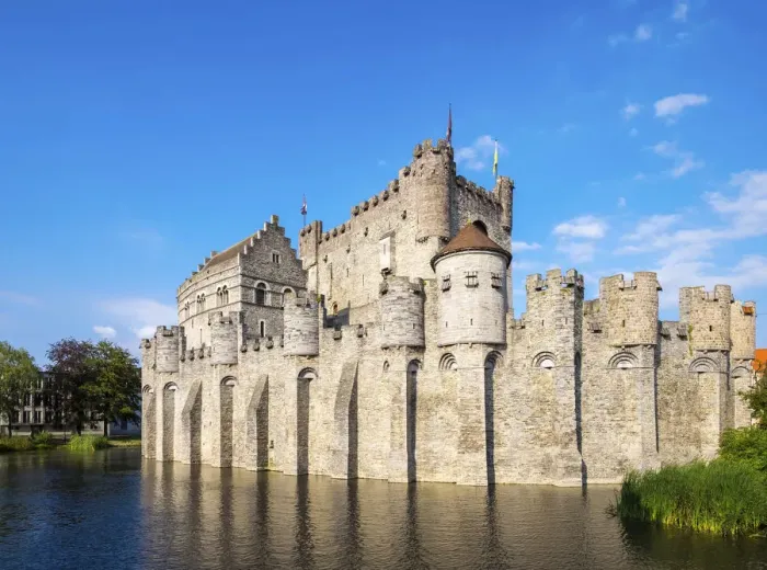 Framed Print : Belgum, Vlaanderen (Flanders), Ghent (Gent). Het Gravensteen castle on the Leie River Framed Print : Belgum, Vlaanderen (Flanders), Ghent (Gent). Het Gravensteen castle on the Leie River
