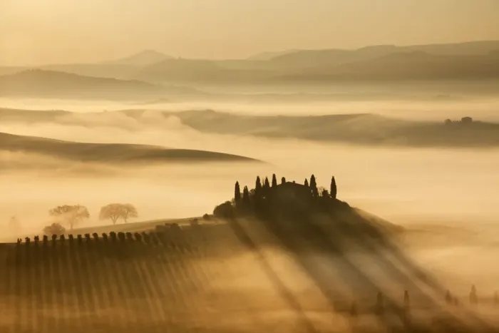 Framed Print : The Belvedere (Tuscan farmhouse) and Val d Orcia, near San Quirico d Orcia
