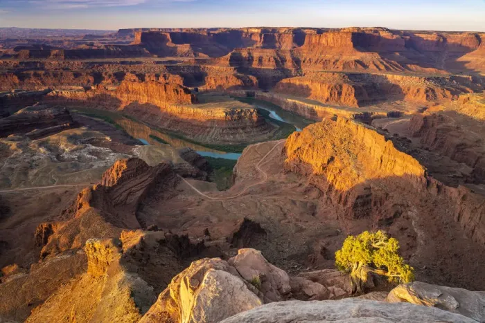 Framed Print : Bend of Colorado river at sunrise at Dead Horse Point, Dead Horse Point State Park, Utah