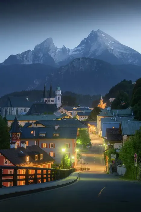 Framed Print : Berchtesgaden, with the Watzmann peak rising in the background. Bavaria, Germany Framed Print : Berchtesgaden, with the Watzmann peak rising in the background. Bavaria, Germany