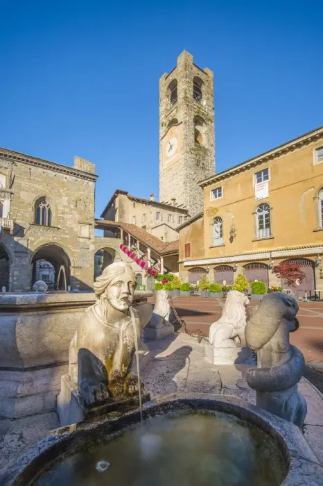 Framed Print : Bergamo, Lombardy, Italy. Sunrise over Old Square (Piazza Vecchia)