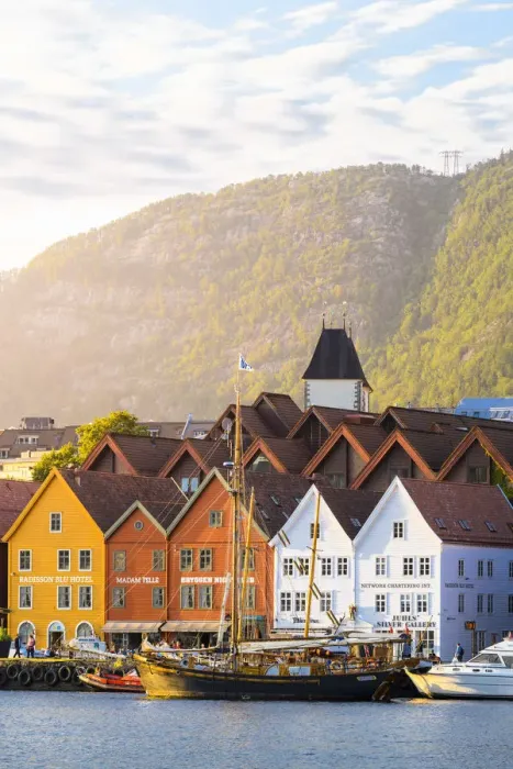 Framed Print : Bergen, Hordaland, Norway. Wooden houses of Bryggen, UNESCO site Framed Print : Bergen, Hordaland, Norway. Wooden houses of Bryggen, UNESCO site