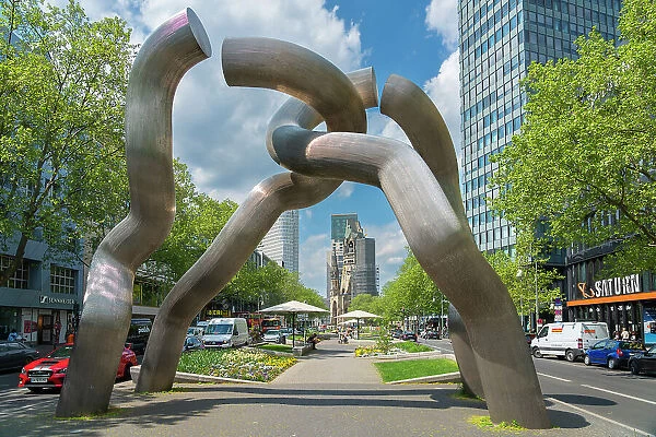Berlin statue created by Brigitte Matschinsky-Denninghoff and Martin Matschinsky, Tauentzienstrasse, Berlin, Germany
