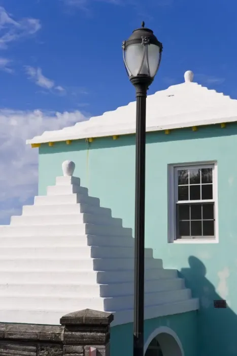 Framed Print : Bermuda, traditional white stone roofs on colourful Bermuda houses