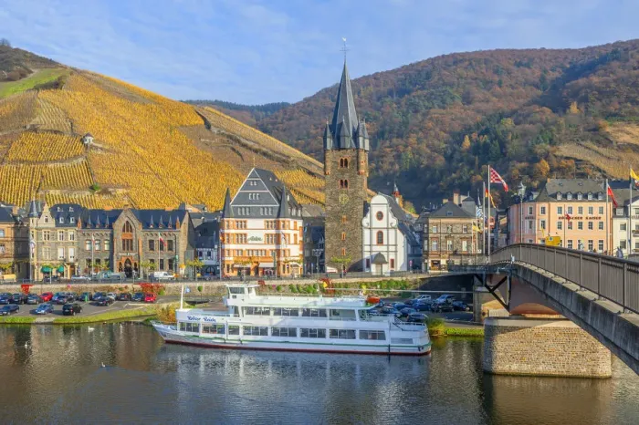 Framed Print : Bernkastel-Kues at fall, Mosel valley, Rhineland-Palatinate, Germany Framed Print : Bernkastel-Kues at fall, Mosel valley, Rhineland-Palatinate, Germany