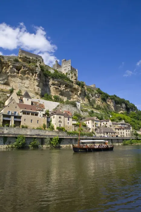 Framed Print : Beynac-et-Cazenac, Beynac, Dordogne, France