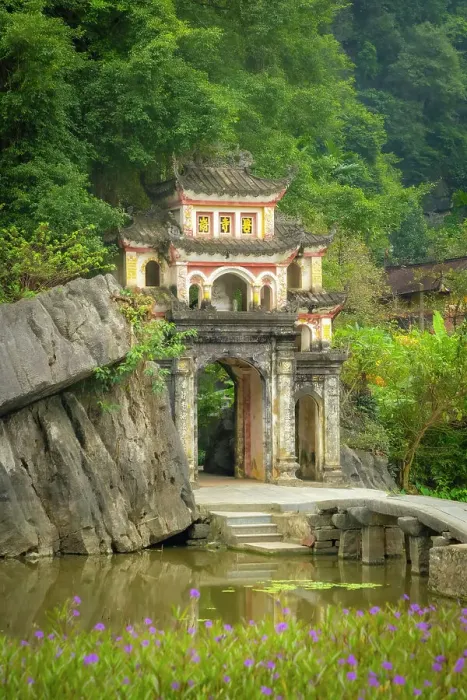 Framed Print : Bich Dong Pagoda, Tam Coc, Ninh Binh, Vietnam Framed Print : Bich Dong Pagoda, Tam Coc, Ninh Binh, Vietnam