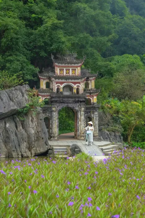Framed Print : Bich Dong Pagoda, Tam Coc, Ninh Binh, Vietnam Framed Print : Bich Dong Pagoda, Tam Coc, Ninh Binh, Vietnam