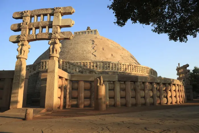 Framed Print : Big stupa (II c. BC) and torana, UNESCO World Heritage site, Sanchi, Madhya Pradesh Framed Print : Big stupa (II c. BC) and torana, UNESCO World Heritage site, Sanchi, Madhya Pradesh