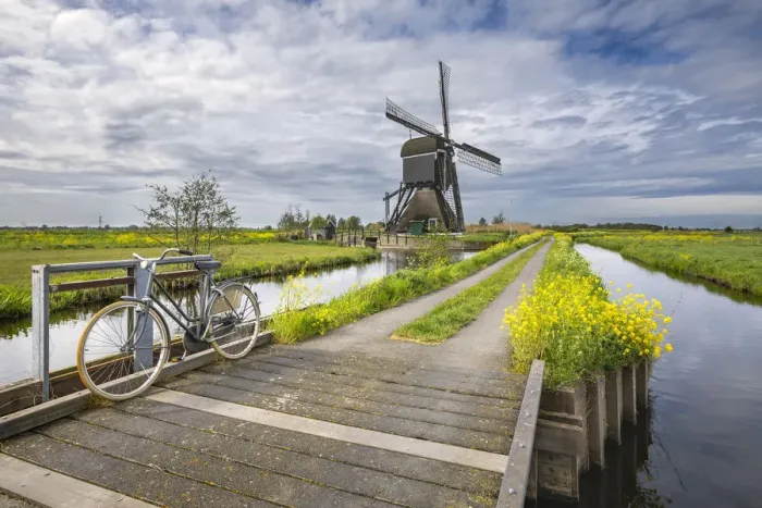 Framed Print : By bike to the windmills of Broekmolen (Molenlanden municipality, South Holland Framed Print : By bike to the windmills of Broekmolen (Molenlanden municipality, South Holland