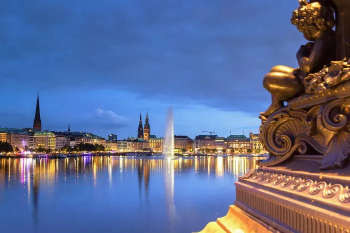 Framed Print : Binnenalster at dusk, Hamburg, Germany Framed Print : Binnenalster at dusk, Hamburg, Germany