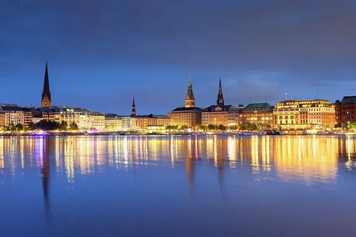 Framed Print : Binnenalster at dusk, Hamburg, Germany Framed Print : Binnenalster at dusk, Hamburg, Germany