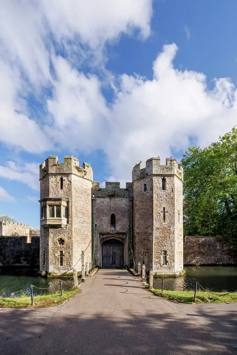 Framed Print : Bishops Palace Gate House, Wells, Somerset, England, UK