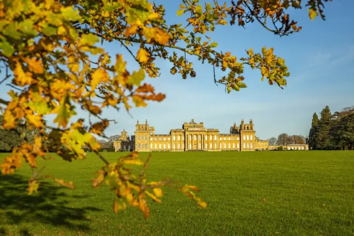 Framed Print : Blenheim Palace, Blenheim Park, Woodstock, Oxfordshire, England Framed Print : Blenheim Palace, Blenheim Park, Woodstock, Oxfordshire, England