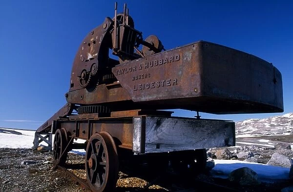 Blomstrandhalvoya - Abandoned mining machinery