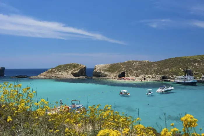 Framed Print : Blue Lagoon, Comino Island, Malta Framed Print : Blue Lagoon, Comino Island, Malta