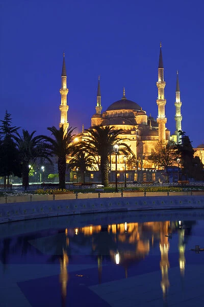 Blue Mosque at Sunrise, Istanbul, Turkey