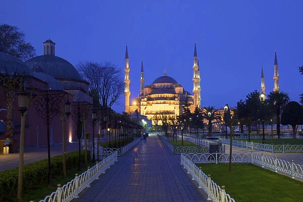 Blue Mosque at Sunrise, Istanbul, Turkey