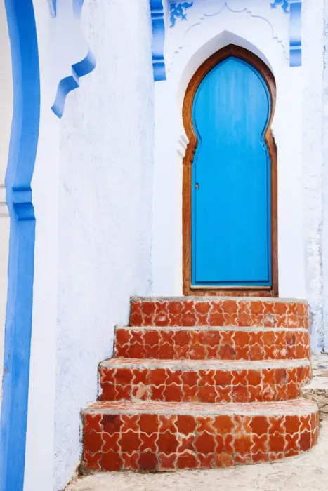 Framed Print : Blue-washed doors and streets of Chefchaouen, Morocco