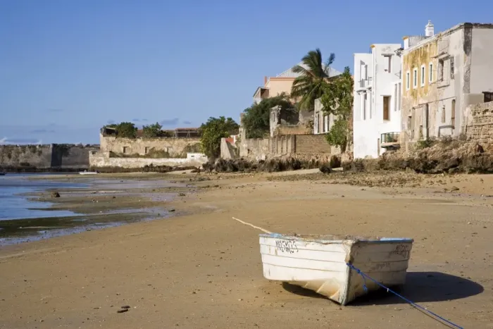 Framed Print : A boat on the beach of Ilha do Mozambique Framed Print : A boat on the beach of Ilha do Mozambique