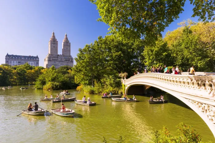 Framed Print : Boats on the Lake and Bow bridge in Central park, New York, USA Framed Print : Boats on the Lake and Bow bridge in Central park, New York, USA