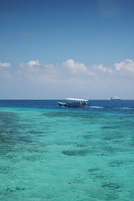 Framed Print : Boats on the turquoise waters of the Indian Ocean, North Ari Atoll, the Maldives Framed Print : Boats on the turquoise waters of the Indian Ocean, North Ari Atoll, the Maldives
