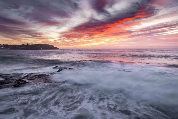 Framed Print : Bondi Beach at sunrise, New South Wales, Australia Framed Print : Bondi Beach at sunrise, New South Wales, Australia
