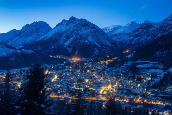 Framed Print : Bormio, Sondrio district, Lombardy, Italy. City lights in winter Framed Print : Bormio, Sondrio district, Lombardy, Italy. City lights in winter