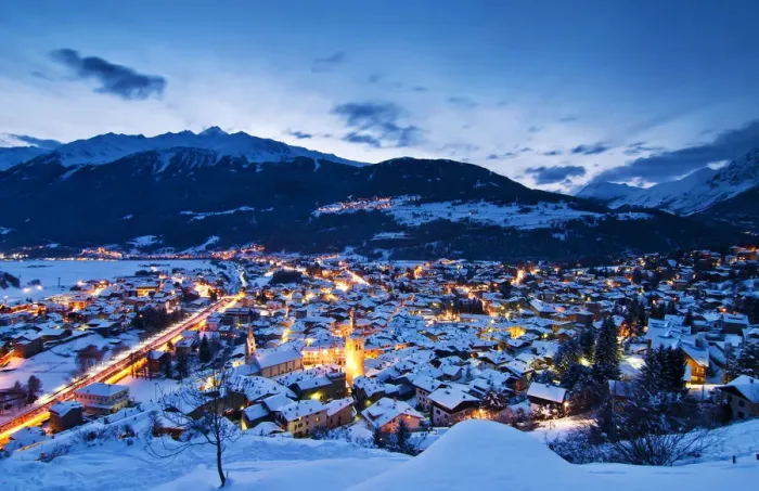 Framed Print : Bormio in winter at dusk, Sondrio province, Valtellina valley, Lombardy, Italy Framed Print : Bormio in winter at dusk, Sondrio province, Valtellina valley, Lombardy, Italy