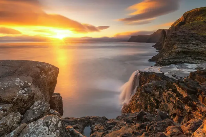 Framed Print : Bosdalafossur waterfall from Sorvagsvatn at sunset, Vagar, Faroe Islands, Denmark Framed Print : Bosdalafossur waterfall from Sorvagsvatn at sunset, Vagar, Faroe Islands, Denmark