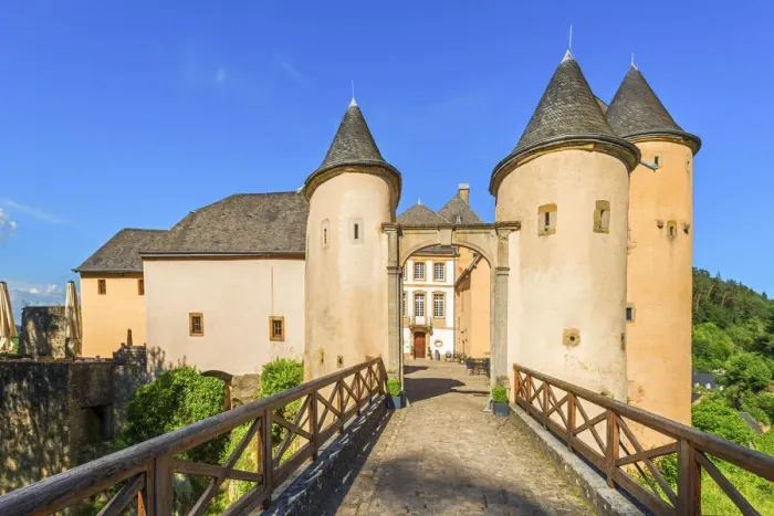 Framed Print : Bourglinster castle, Kanton Grevenmacher, Luxembourg Framed Print : Bourglinster castle, Kanton Grevenmacher, Luxembourg
