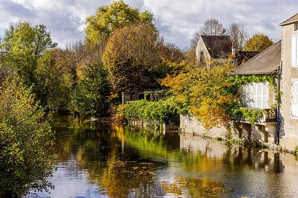 Bourgogne wine region (Burgundy), France, Europe. Autumn landscape, Chablis. River and houses