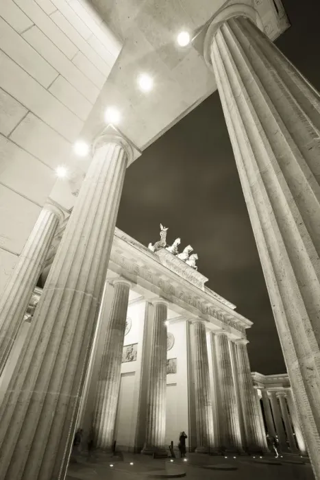 Framed Print : Brandenburg Gate, Berlin, Germany Framed Print : Brandenburg Gate, Berlin, Germany
