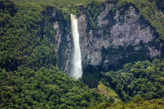 Framed Print : Brazil, Amazonas, Amazon, Rio Negro, Serra do Araca State Park, Araca tepui, waterfall plunging from the top of the tepui surrounded by rainforest Framed Print : Brazil, Amazonas, Amazon, Rio Negro, Serra do Araca State Park, Araca tepui, waterfall plunging from the top of the tepui surrounded by rainforest