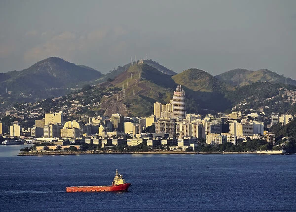 Brazil, City of Rio de Janeiro, View over Guanabara Bay towards Niteroi from the Parque