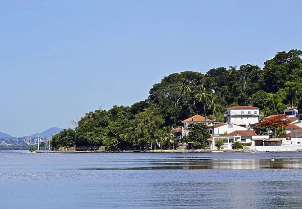 Brazil, State of Rio de Janeiro, Guanabara Bay, Paqueta Island, View of the coast