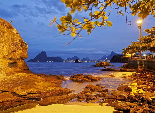 Brazil, State of Rio de Janeiro, Niteroi, Twilight view of the Beach with Skyline