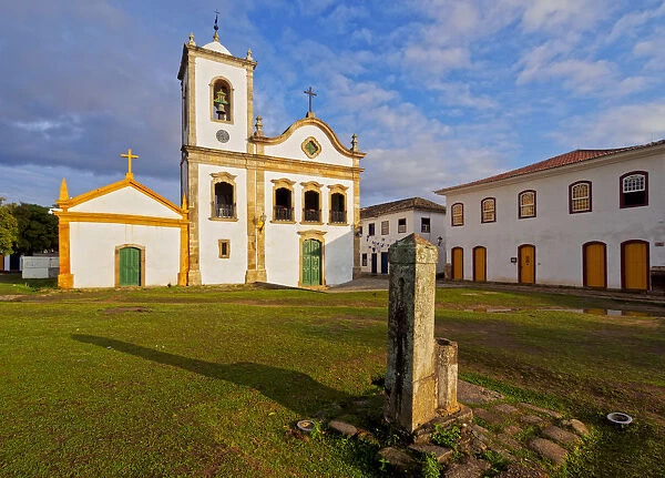 Brazil, State of Rio de Janeiro, Paraty, View of the Santa Rita Church