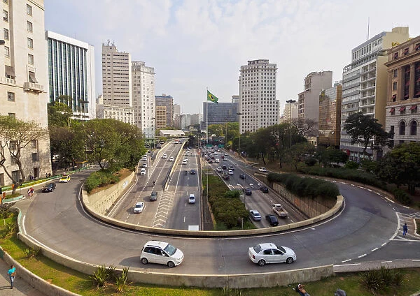 Brazil, State of Sao Paulo, City of Sao Paulo, View of Avenida 23 de Maio from Viaduto