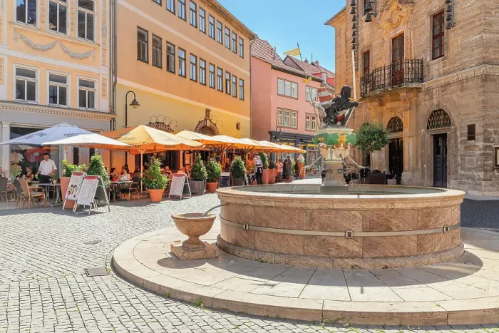 Framed Print : Breiter Brunnen fountain with town hall, Bad Langensalza, Thuringia, Germany