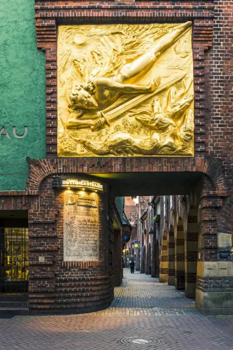 Framed Print : Bremen, Bremen State, Germany. The Golden Relief or Bringer of Light(Lichtbringer) Framed Print : Bremen, Bremen State, Germany. The Golden Relief or Bringer of Light(Lichtbringer)