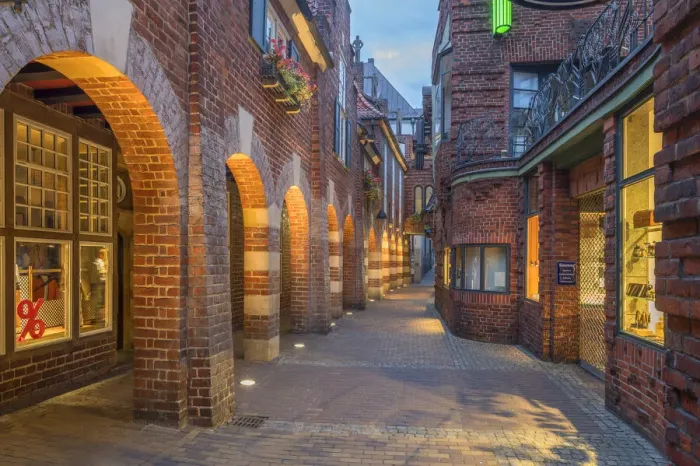 Framed Print : Brick houses and shops at Boettcherstrasse street, Bremen, Germany