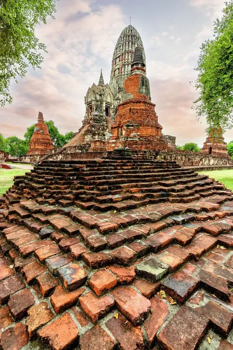 Framed Print : Bricks of the old ruins, Wat Ratchaburana temple, Ayutthaya, Thailand Framed Print : Bricks of the old ruins, Wat Ratchaburana temple, Ayutthaya, Thailand