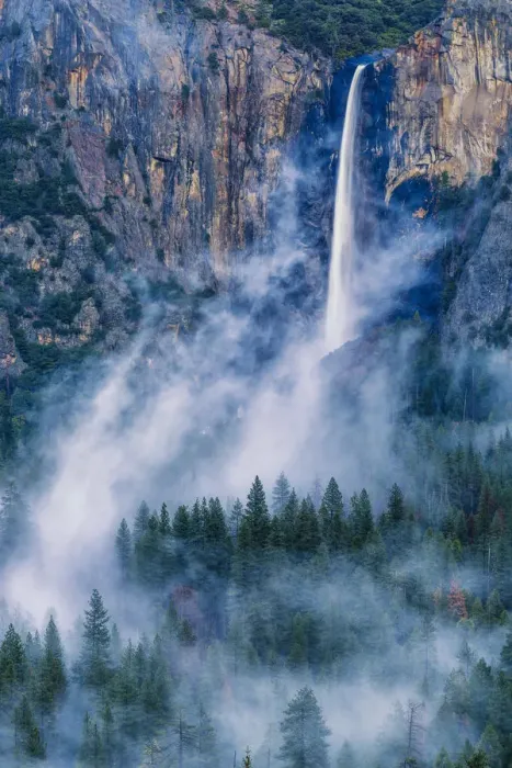 Framed Print : Bridalveil Falls in Mist, Yosemite National Park, California, USA