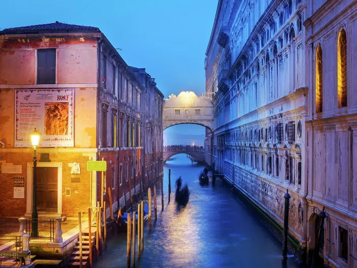 Framed Print : Bridge of Sighs, Ponte dei Sospiri, Venice, Italy Framed Print : Bridge of Sighs, Ponte dei Sospiri, Venice, Italy