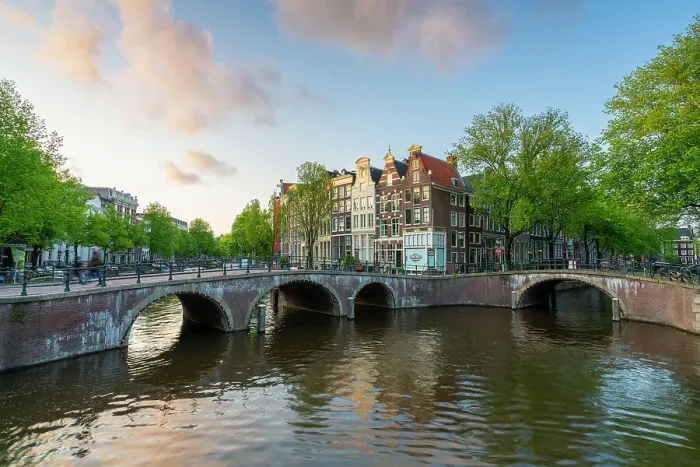 Framed Print : Bridges on Keizersgracht canal at sunset, Amsterdam, Netherlands Framed Print : Bridges on Keizersgracht canal at sunset, Amsterdam, Netherlands